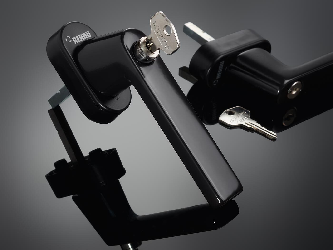 РЕХАУ Ручка с замком РЕХАУ Линеа для ПВХ окон и дверей, штифт